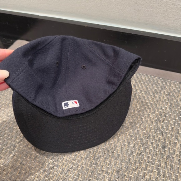 59Fifty Cleveland Guardians Blue Cap with Red Logo Baseball MLB Size  7 3/4 - Picture 3 of 7